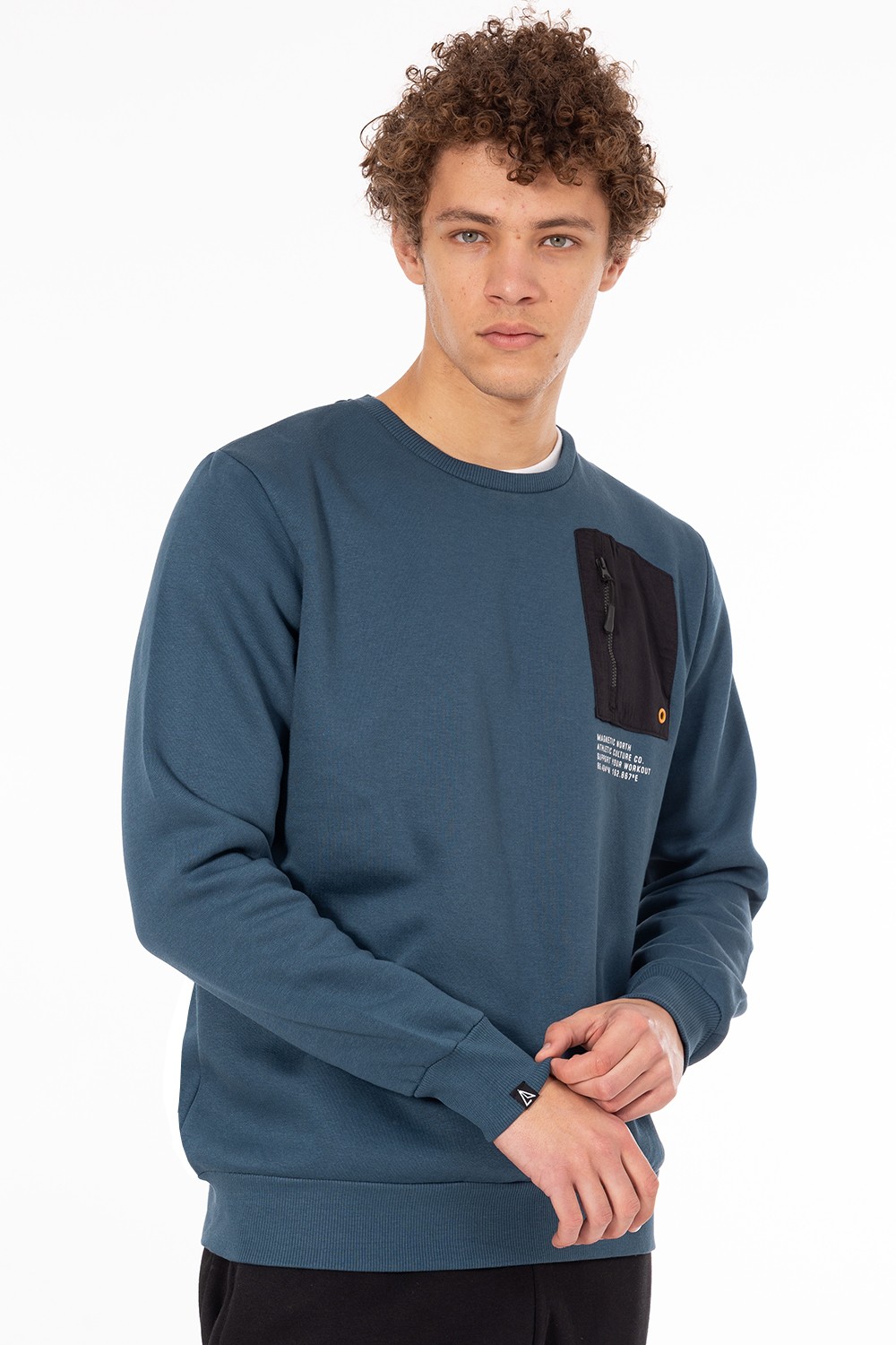 ../../aimeos/1.d/files/andriko-fouter-magnetic-north-men-s-pro-sweatshirt-22050-hydro333104.jpeg