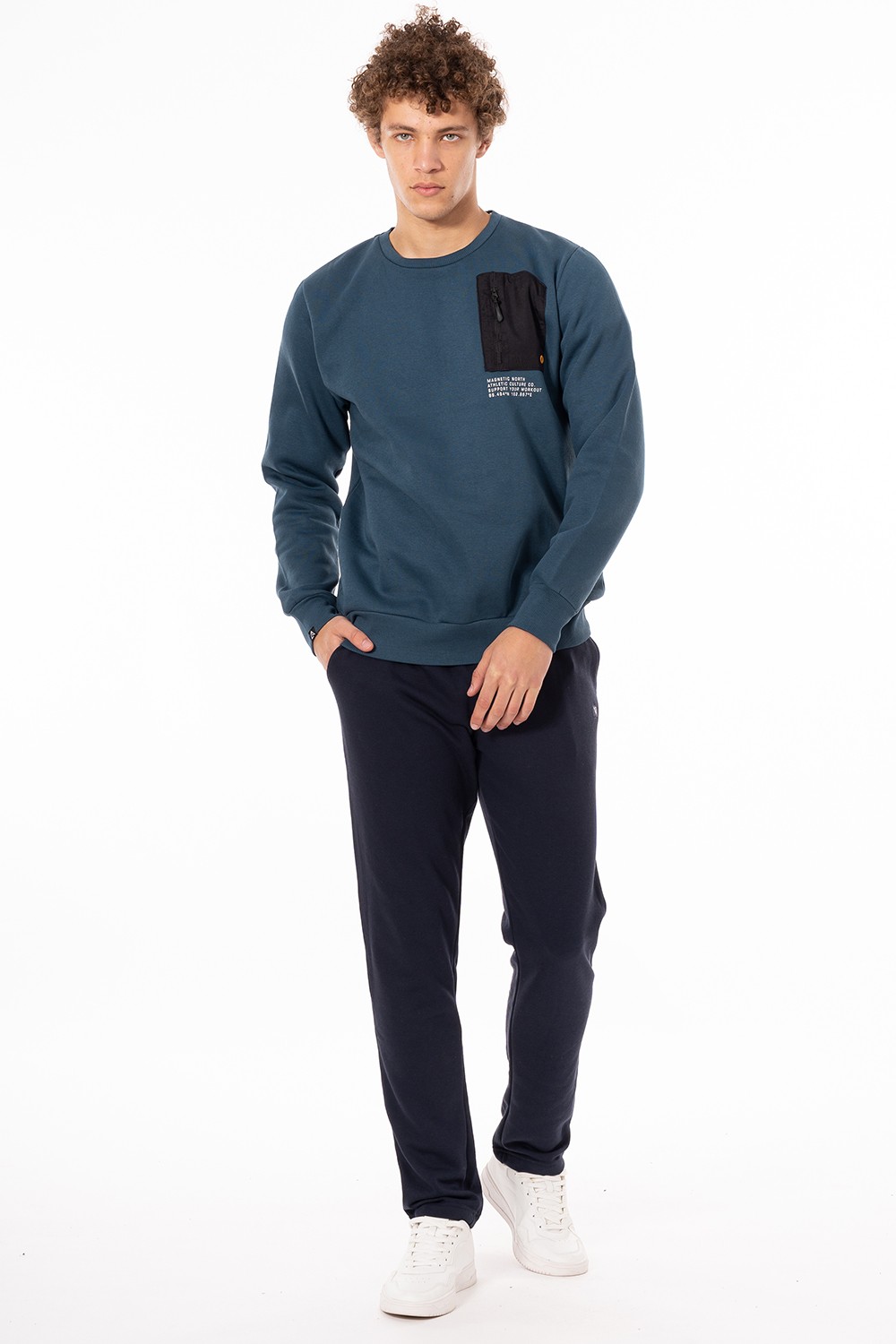 ../../aimeos/1.d/files/andriko-fouter-magnetic-north-men-s-pro-sweatshirt-22050-hydro333105.jpeg