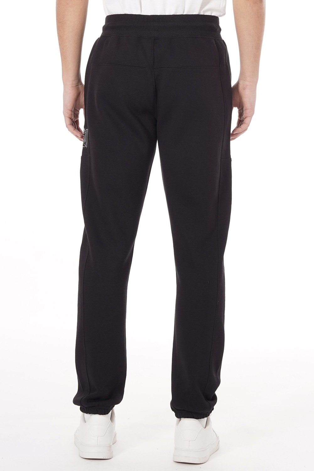 ../../aimeos/1.d/files/andriko-panteloni-formas-magnetic-north-men-s-athletic-cuffed-pants-22057-black333243.jpeg
