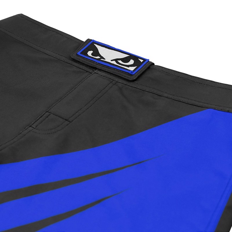 ../../aimeos/1.d/files/bad-boy-training-series-impact-mma-shorts-black-blue264215.jpeg