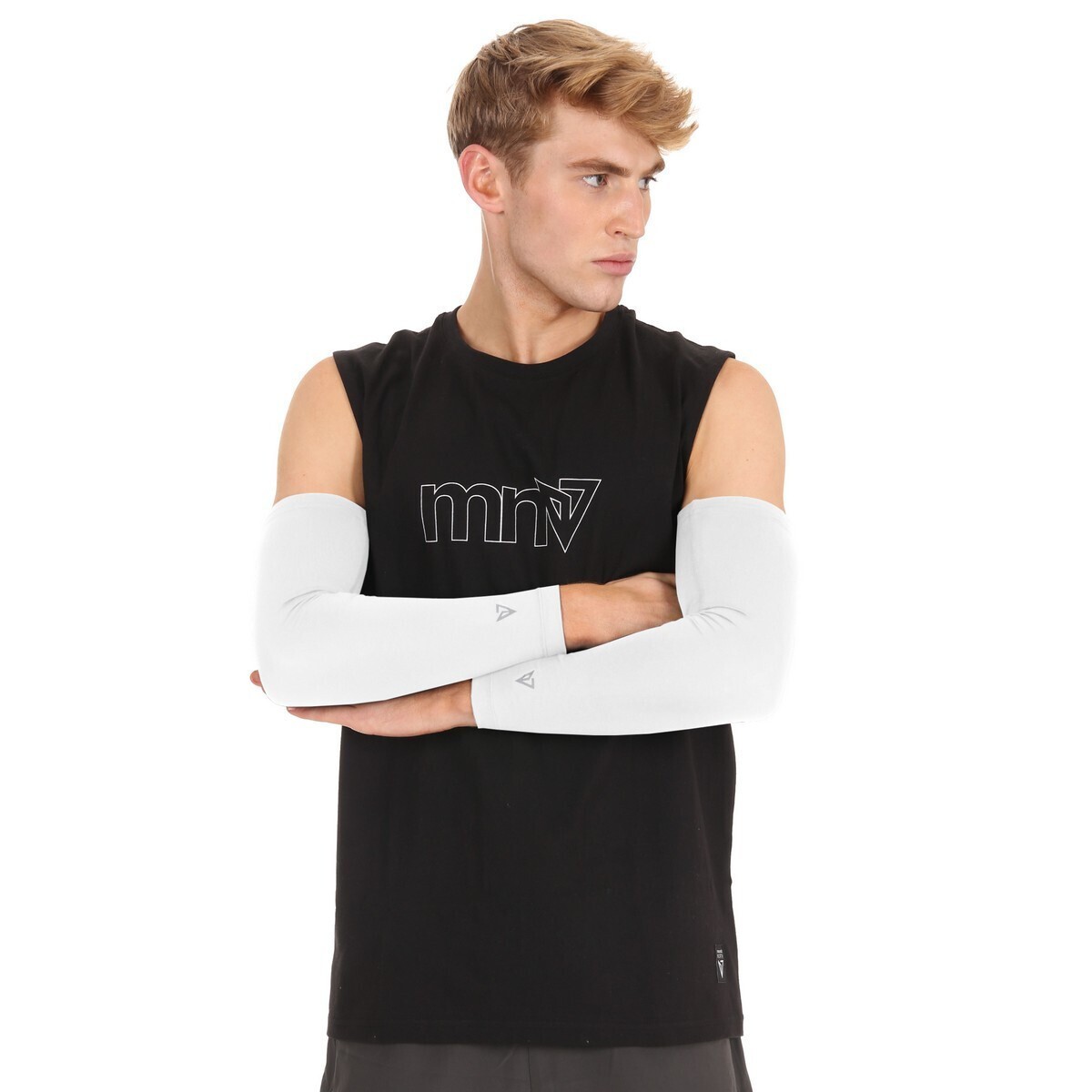 ../../aimeos/1.d/files/compression-arm-sleeves-magnetic-north-50008-white332992.jpeg