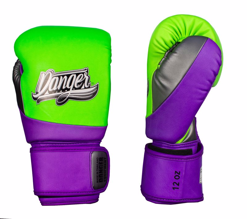 ../../aimeos/1.d/files/danger-evolution-boxing-gloves-joker274672.jpeg