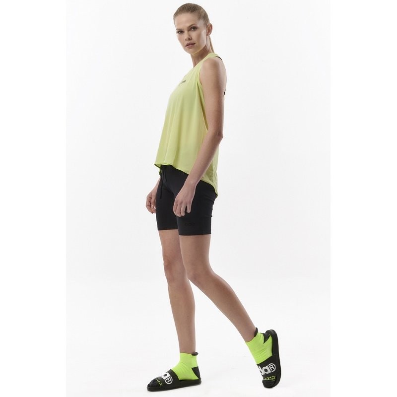 ../../aimeos/1.d/files/ginaikia-amaniki-mplouza-body-action-women-s-athletic-performance-tank-top-041314-01-lime344254.jpeg
