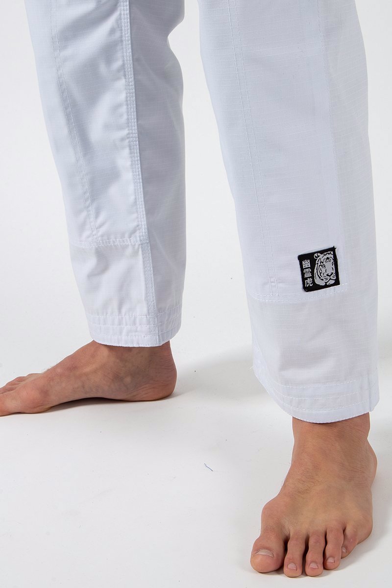 ../../aimeos/1.d/files/maeda-beast-tiger-bjj-gi-white2746011.jpeg