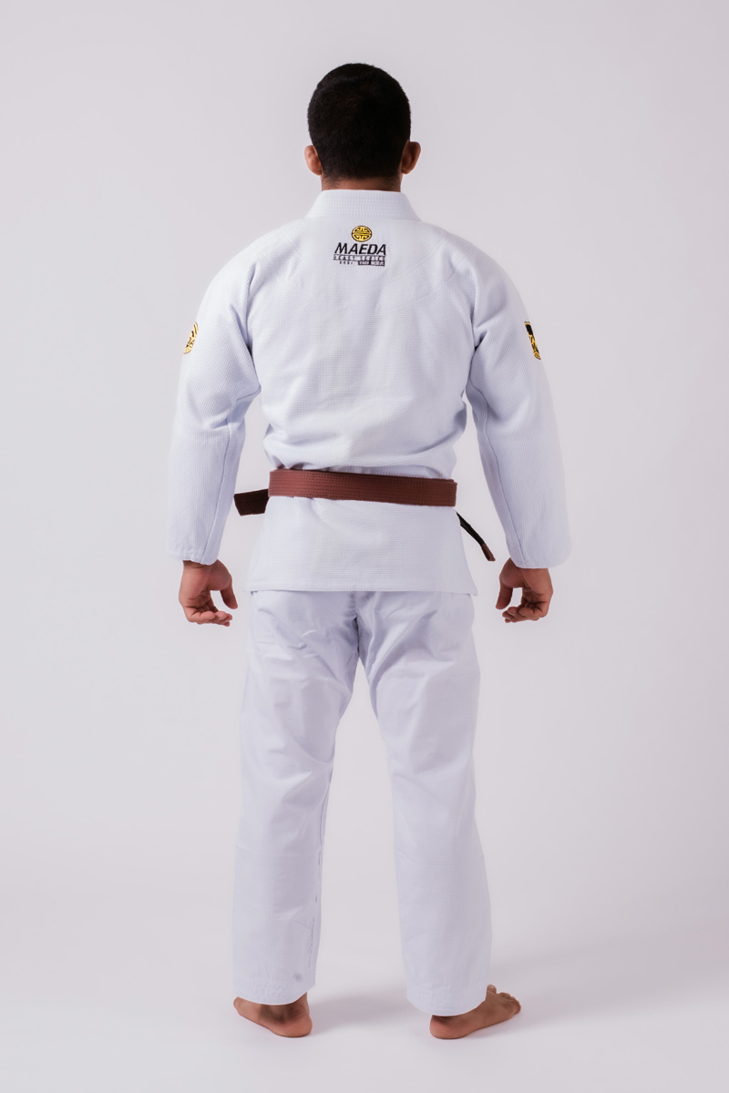 ../../aimeos/1.d/files/maeda-beast-tiger-bjj-gi-white274603.jpeg