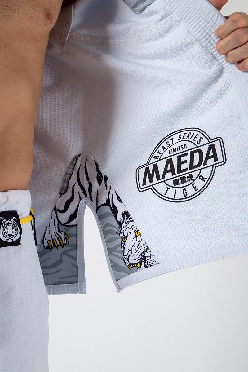 ../../aimeos/1.d/files/maeda-beast-tiger-bjj-gi-white274608.jpeg