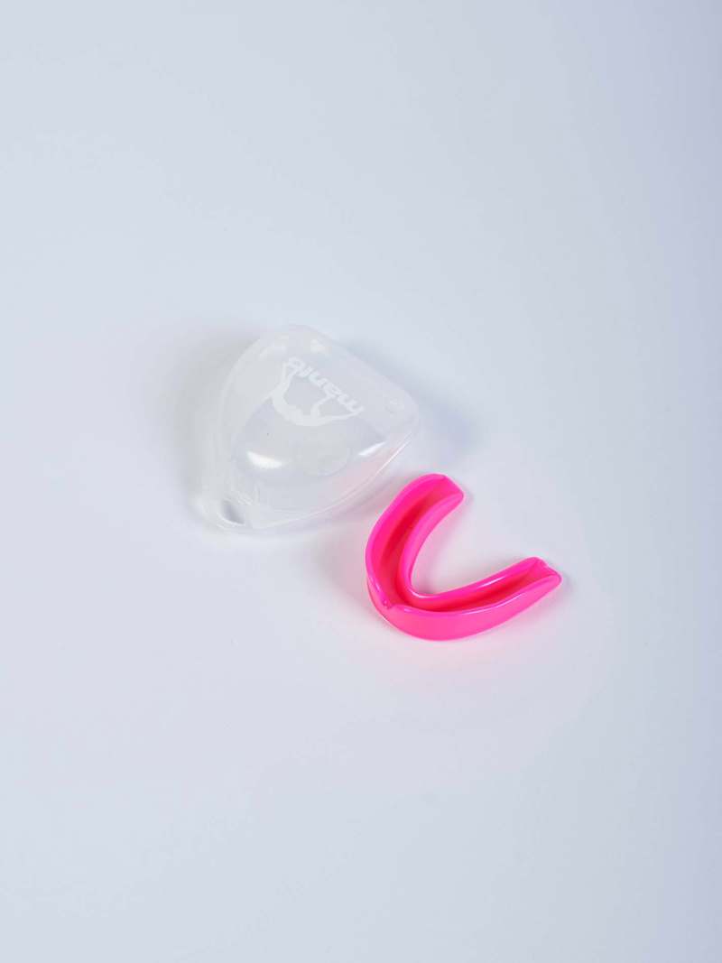 ../../aimeos/1.d/files/manto-basic-mouthguard-pink264662.jpeg