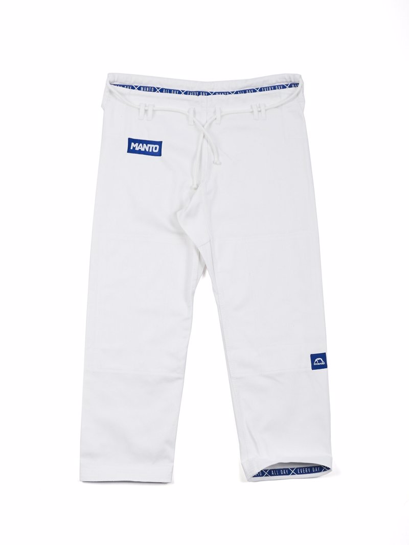 ../../aimeos/1.d/files/manto-x4-bjj-gi-white2755610.jpeg