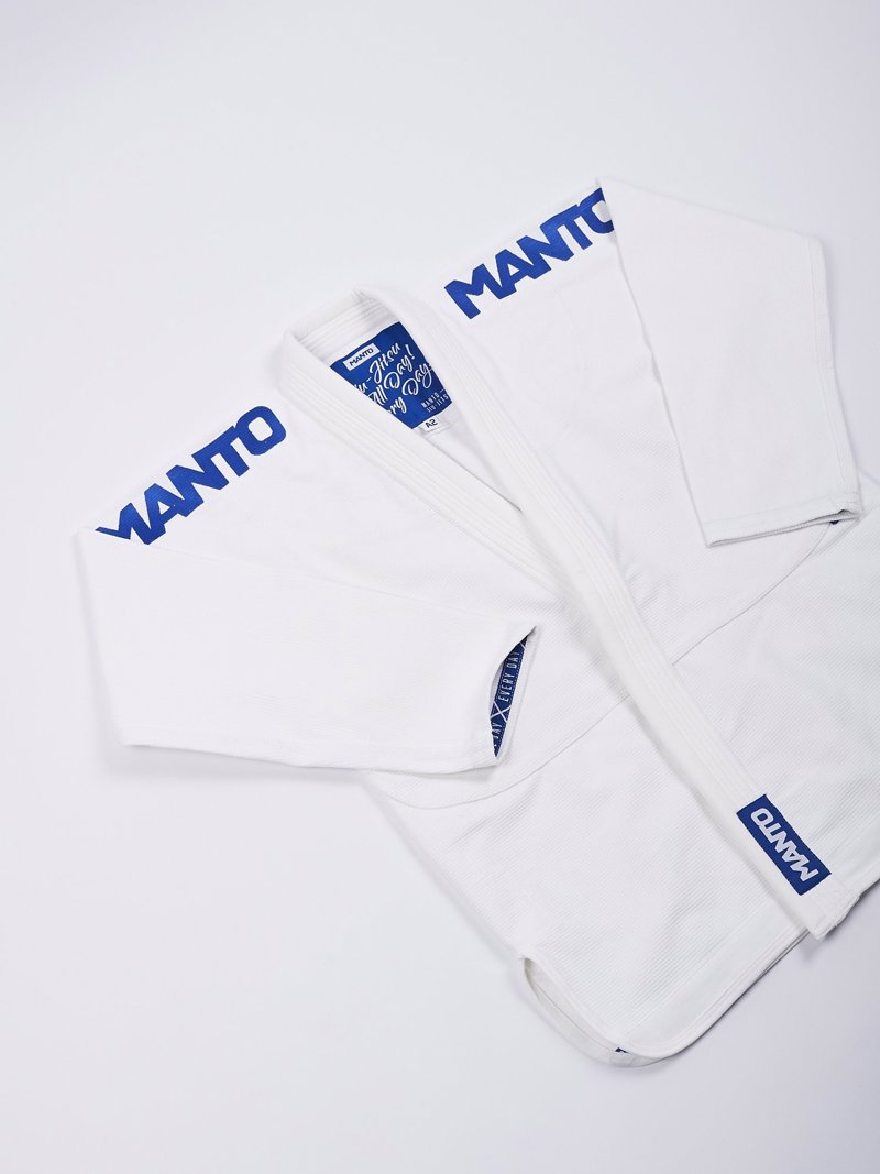 ../../aimeos/1.d/files/manto-x4-bjj-gi-white275564.jpeg