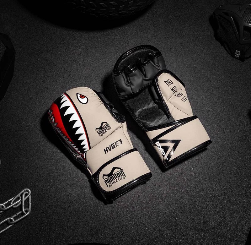 ../../aimeos/1.d/files/phantom-mma-sparring-gloves-fight-squad-sand266434.jpeg