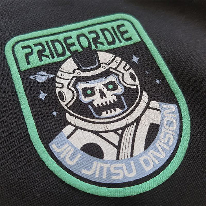 ../../aimeos/1.d/files/pride-or-die-space-force-bjj-zaketa-black261976.jpeg