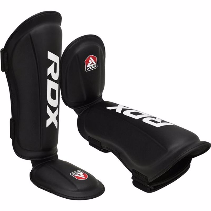 ../../aimeos/1.d/files/rdx-king-shinguards-black258192.jpeg