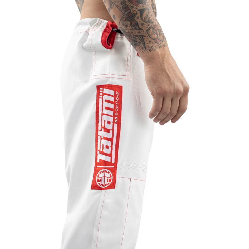 ../../aimeos/1.d/files/tatami-complite-bjj-gi-white261398.jpeg